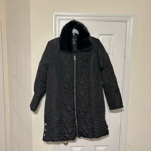 Women’s Large puffy coat with removable faux fur neck piece. Midnight velvet